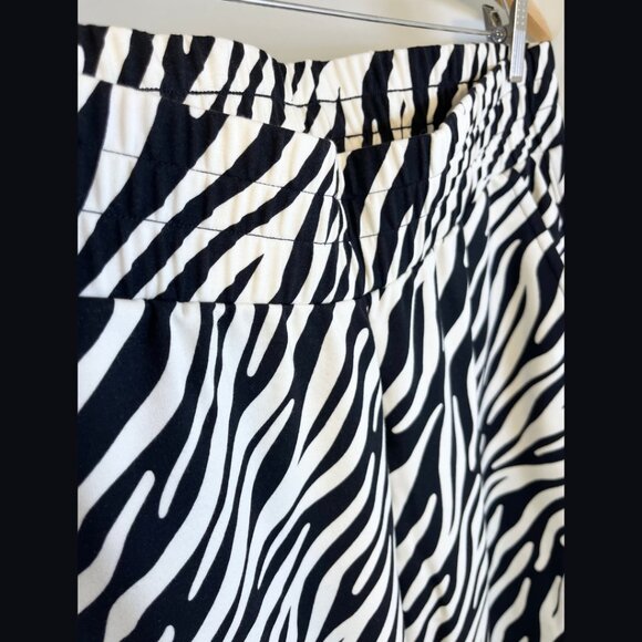 Cabi Zebra Print Joggers - Size M - Picture 3 of 10